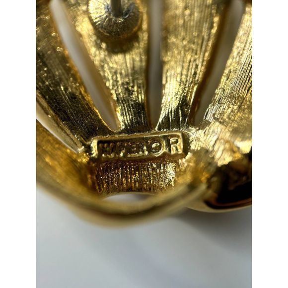 Vintage Napier RARE Shell Gold Tone Clip On Earrings - Picture 3 of 3